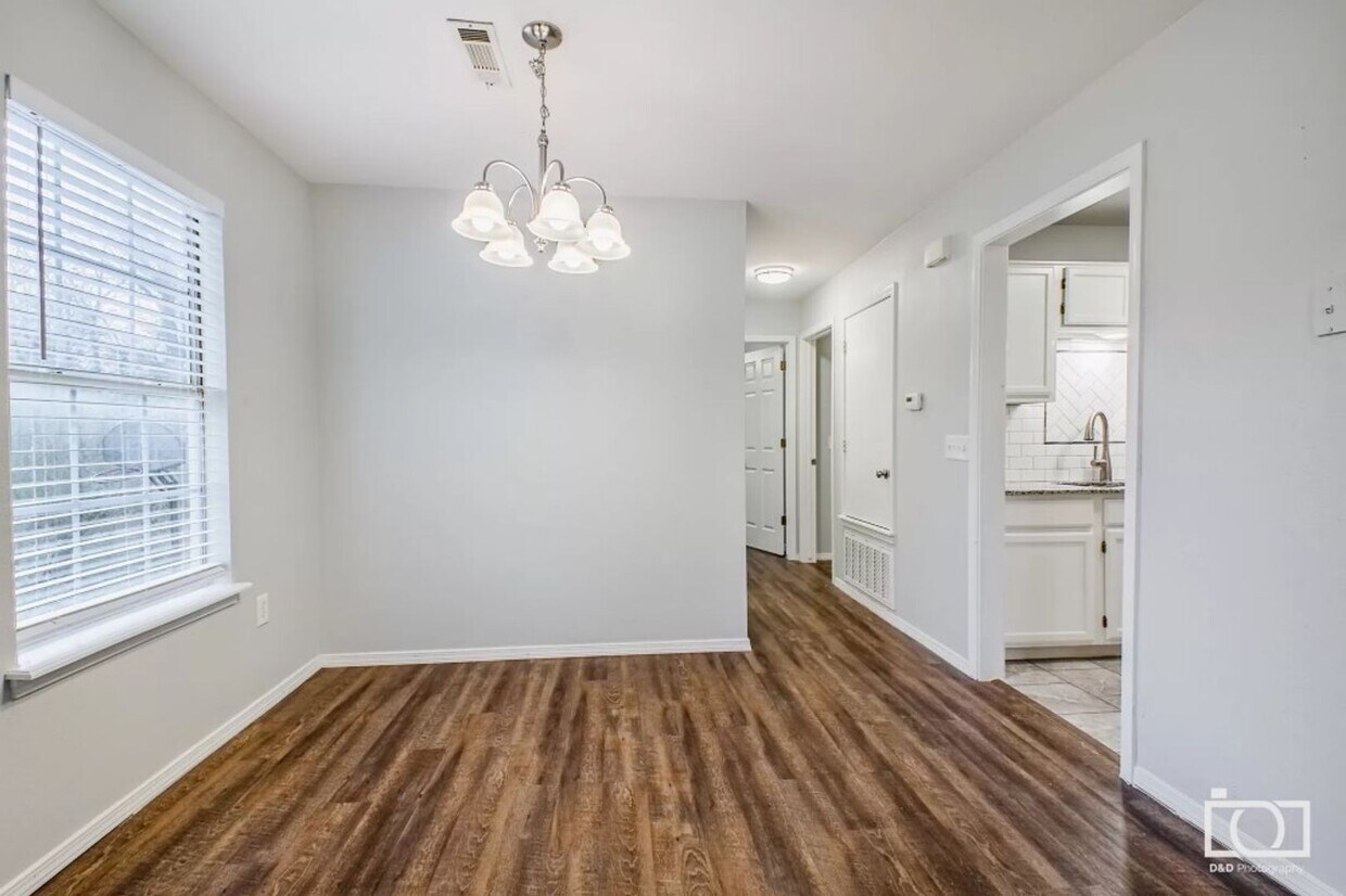 5707 W Michael Cole Dr Unit 5707, Fayetteville, AR 72704 Room for Rent in Fayetteville, AR