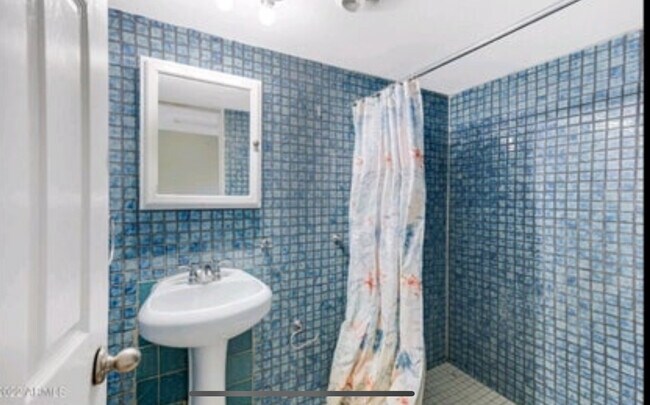 Foto del edificio - 2829 W Marshall Ave