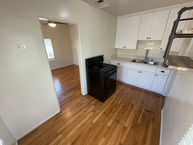 Foto del edificio - **$500 off first month's rent – Don't Miss...