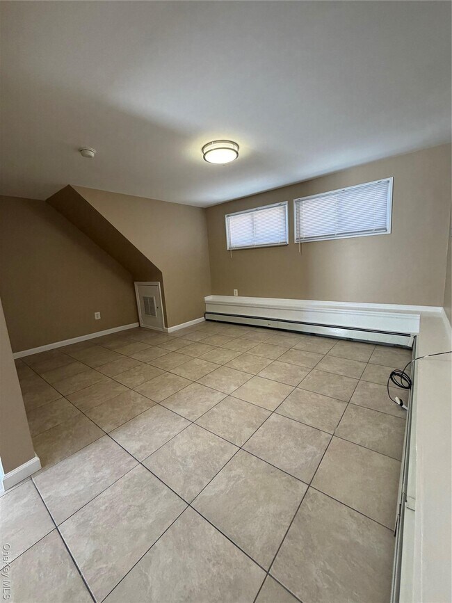 Foto del edificio - 579 Fire Island Ave S