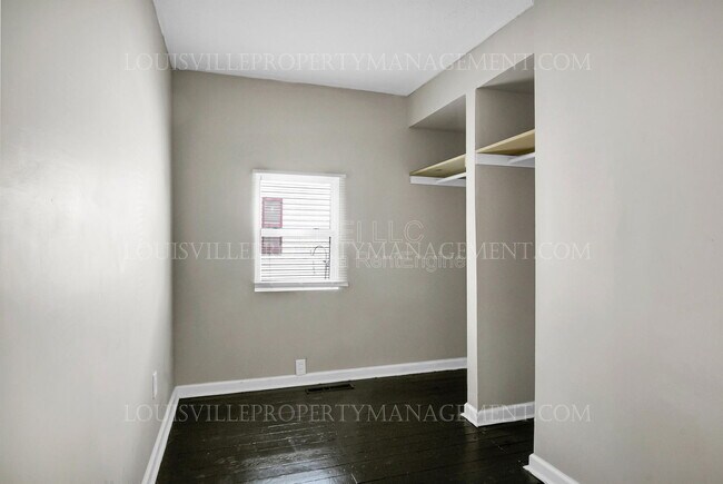 Foto del edificio - 2322 Griffiths Ave