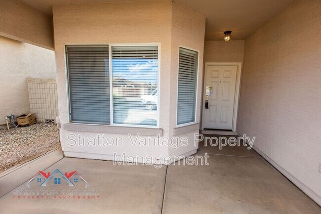 Building Photo - 714 S 124th Ave