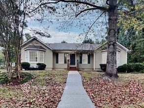 Building Photo - 1555 Pine Creek Way NE