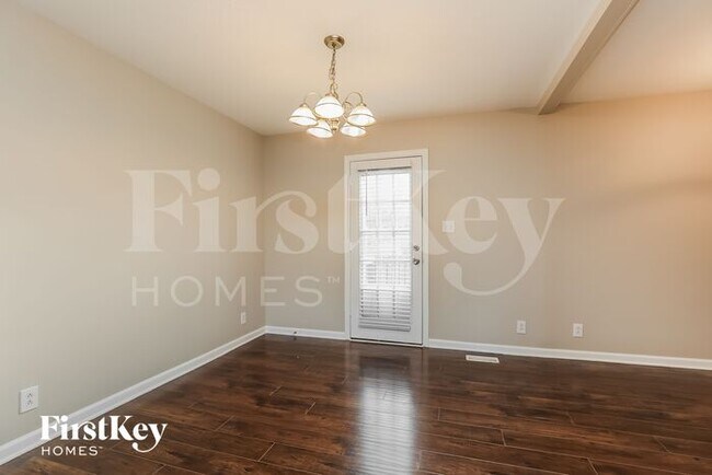 Foto del edificio - 1500 Cedar Springs Cir