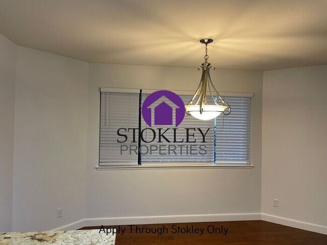 Foto del edificio - Stokley Properties Presents 5015 Valley Cr...