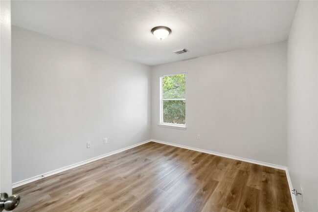 Building Photo - 38 N Walden Elms Cir