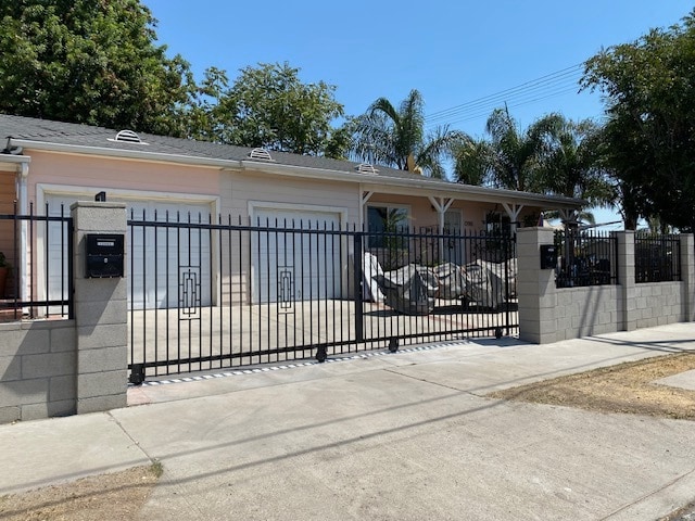 Foto del edificio - 13981 Van Nuys Blvd