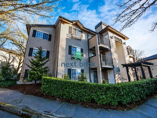 Building Photo - Beds and 1 Bath Kirkland Condo is Available for Rent!