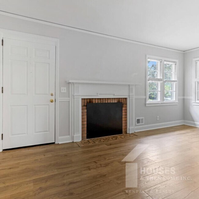 Building Photo - 9 Forestdale Dr