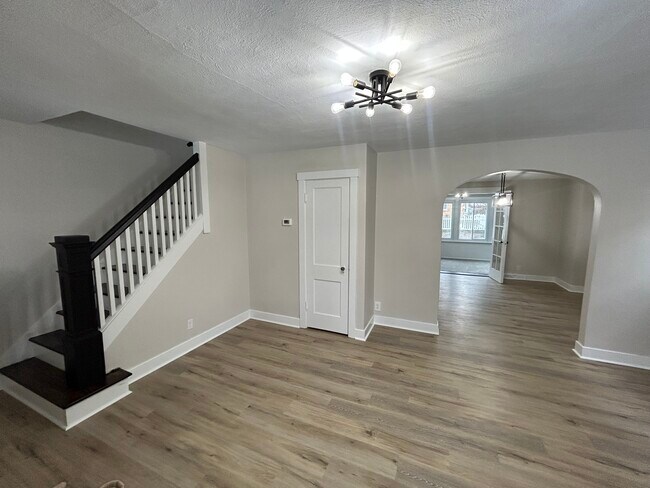 Foto del edificio - 746 McDonald St