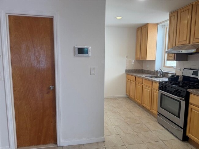 Building Photo - 2035 Bay Ridge Pkwy