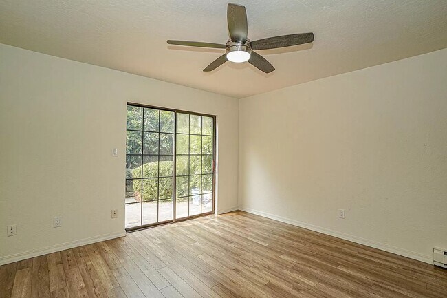 Foto del edificio - Two bedroom Townhouse near Ashland Community Hospital