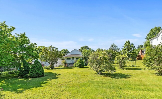 Foto del edificio - 3304 Clayborne Ave