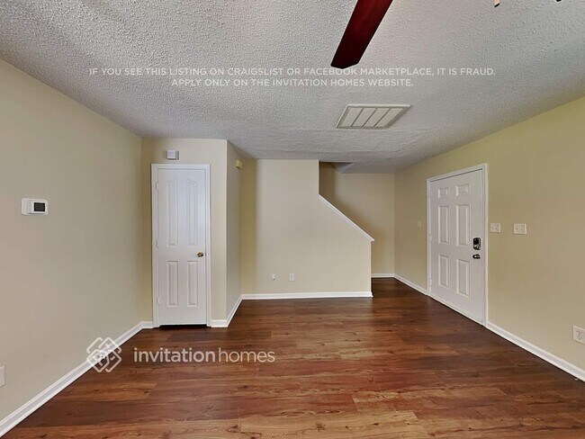 Foto del edificio - 9808 Aviary Hill Way