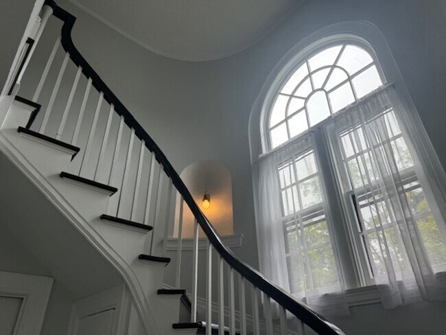 Foto del edificio - 775 University Ave