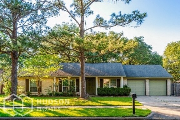 Foto principal - NOW AVAILABLE!! 1209 West Castlewood Avenu...
