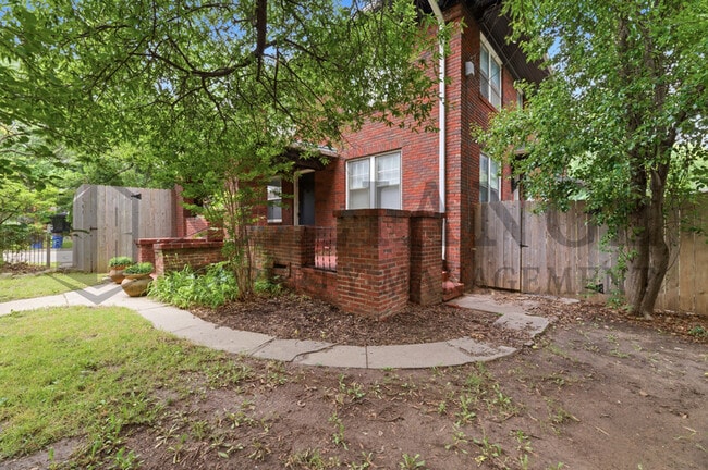 Building Photo - 101 N Belmont Pl