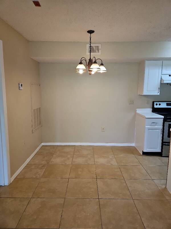 Building Photo - 12561 Equestrian Cir