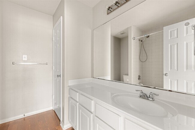 Foto del edificio - 12902 Iris Garden Ln