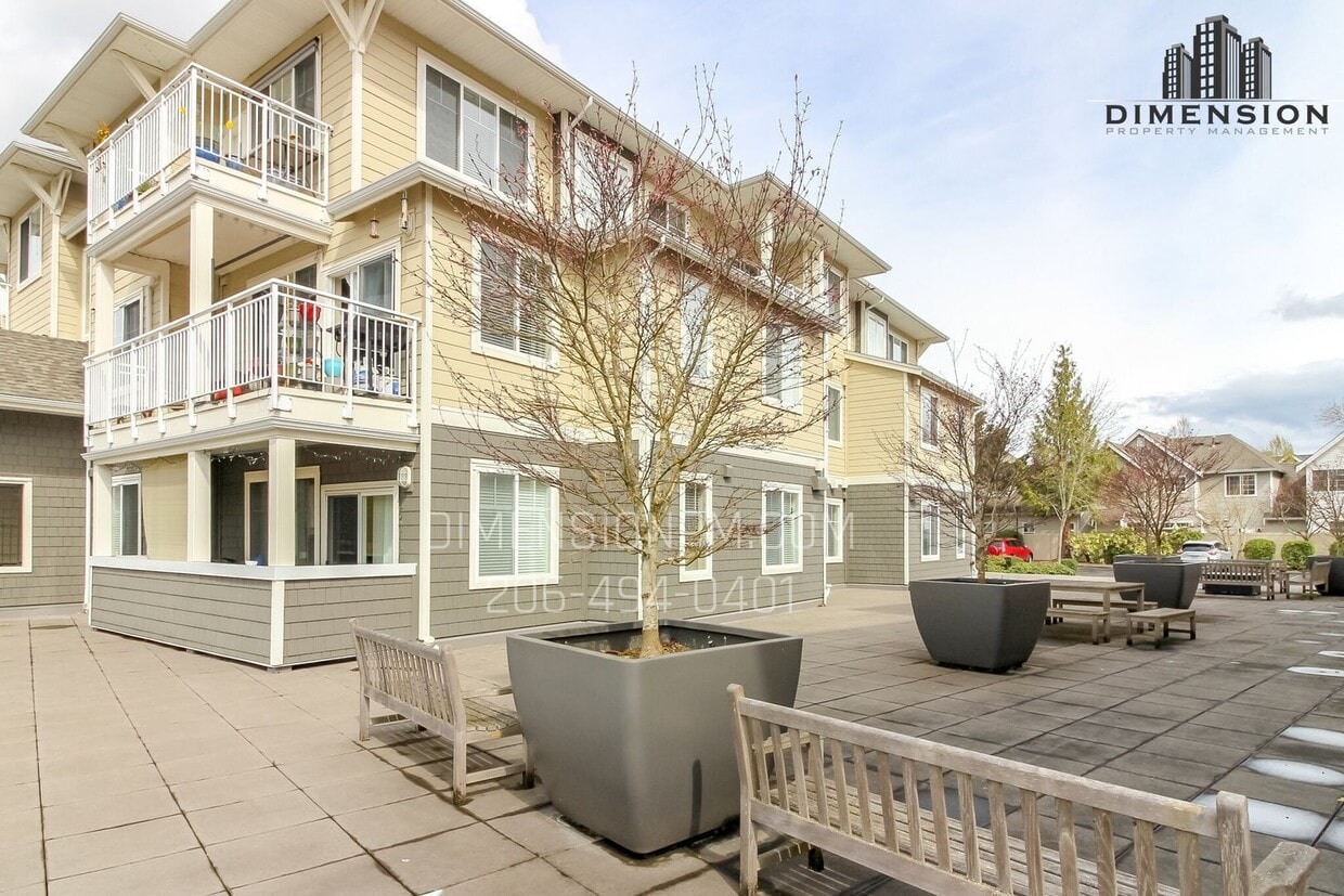 Primary Photo - Beautifully Remodeled Studio in a Prime Lo...