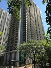 Building Photo - 6007 N Sheridan Rd
