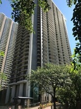 Building Photo - 6007 N Sheridan Rd