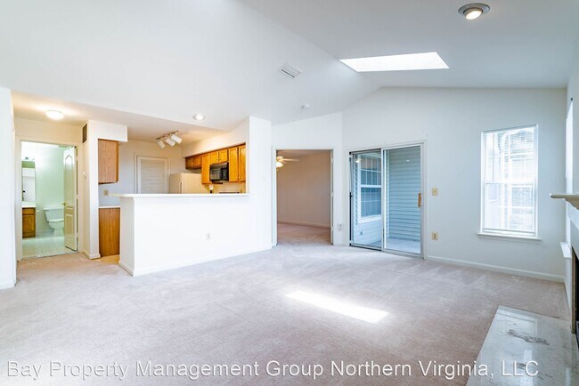 Foto del edificio - 2 br, 2 bath House - 5604 WILLOUGHBY NEWTO...