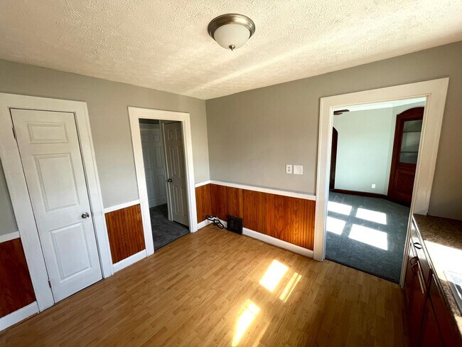 Foto del edificio - 6711 Dartworth Dr