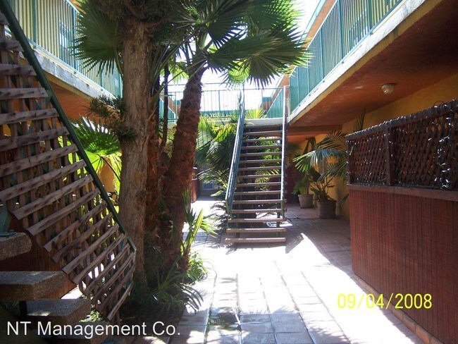 Foto del edificio - 3729 Clarington Ave