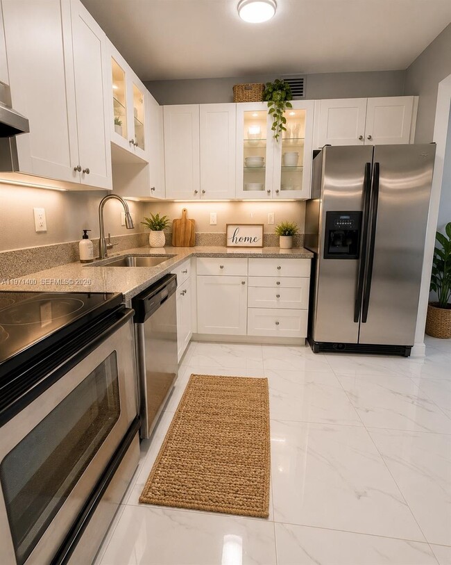 Building Photo - 7430 Miami Lakes Dr