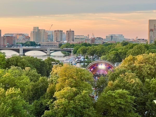 Foto del edificio - 122 Beacon St