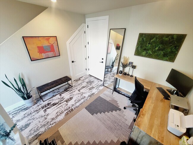 Alternate view of office space and entry way - 1581 Grove St