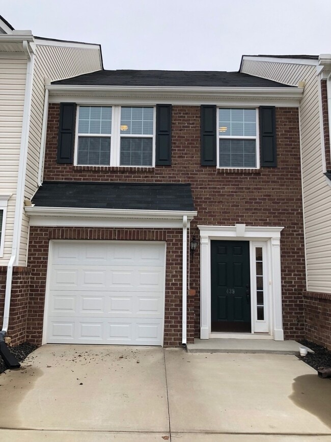 Building Photo - 439 Christiane Way