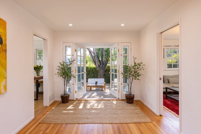 Foto del edificio - Downtown cottage