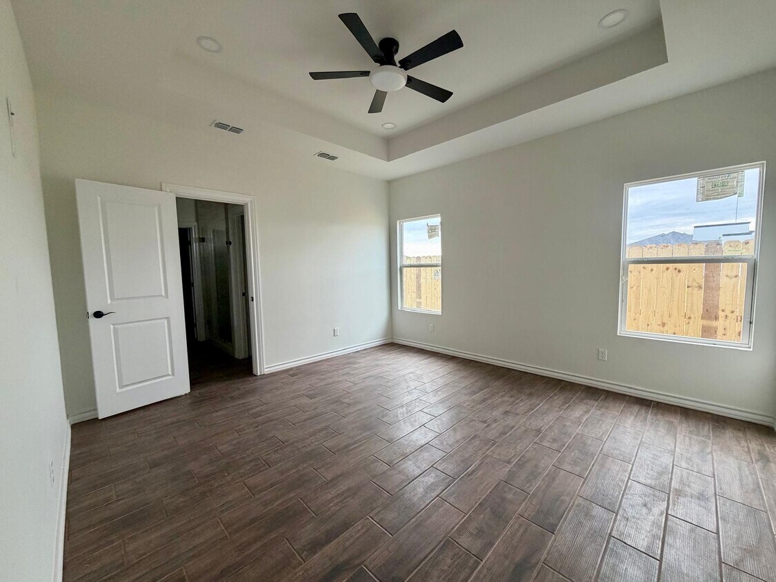 Foto del edificio - 2007 Peace Dr