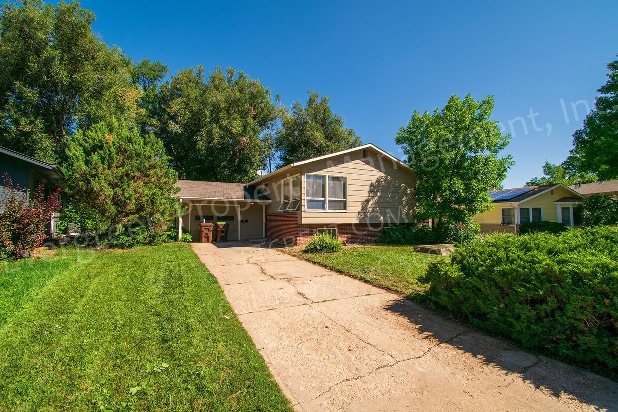 Foto principal - $500 SIGNING BONUS!! Great 4 bedroom in Fo...