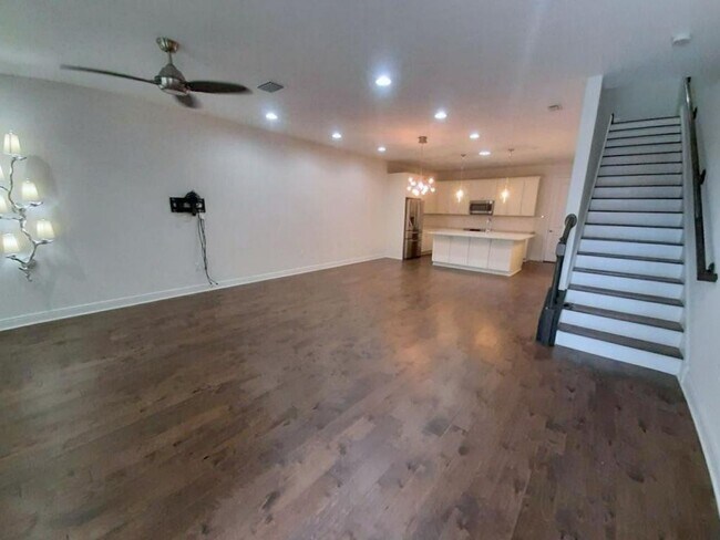 Foto del edificio - Gorgeous 3BR/2.5BA SOHO Townhome in Great ...