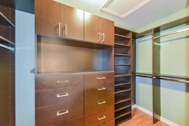 Foto del edificio - 9687 Lago Dr