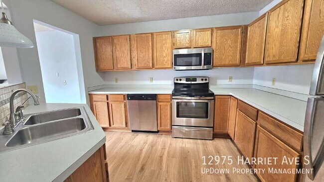 Foto del edificio - 12975 Harriet Ave S