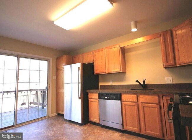 Building Photo - 508 Ascot Ct