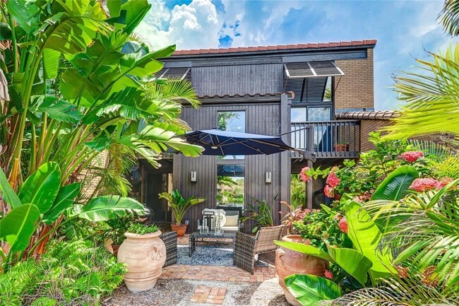 Foto del edificio - 11 Sandy Cove Rd