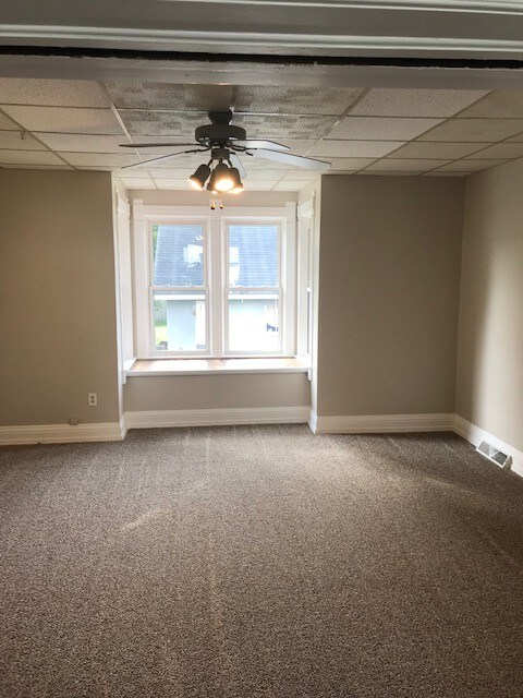 Foto principal - 112 W State St
