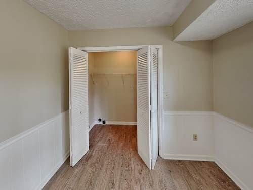 Building Photo - 5676 Crestwood Dr SW