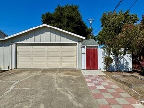 Building Photo - 3805 Pacific Blvd