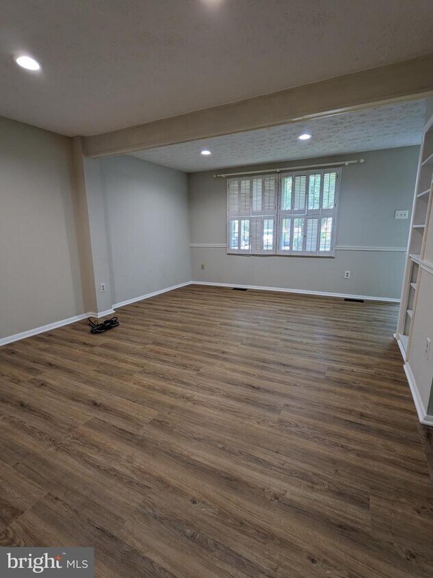 Primary Photo - 2996 Paddock Wood Ct