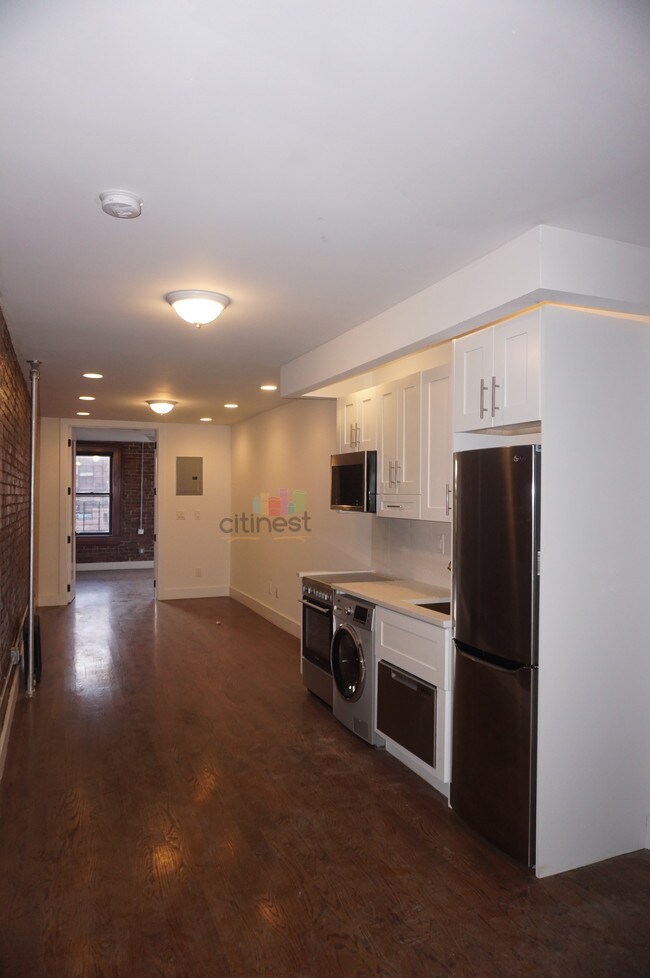 Foto del edificio - 475A Hicks St