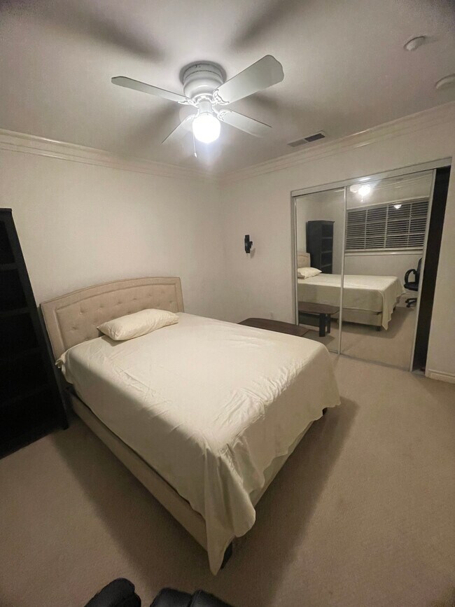 Foto del edificio - 1927 Fremont Ave