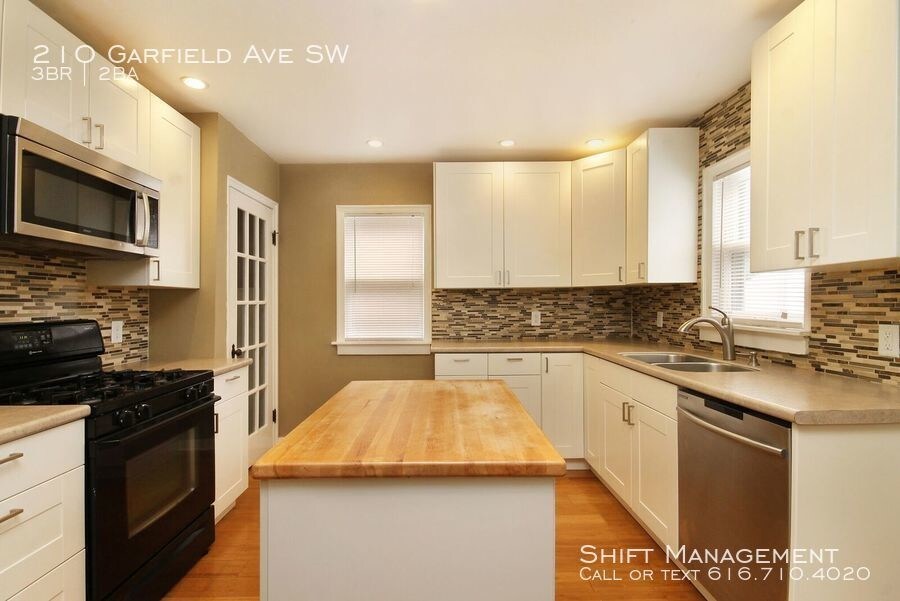 Primary Photo - 210 Garfield Ave SW