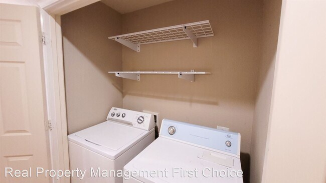 Foto del edificio - 2 br, 1 bath House - 5017B S 28th St