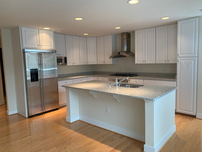 Building Photo - Actons Landing Condo